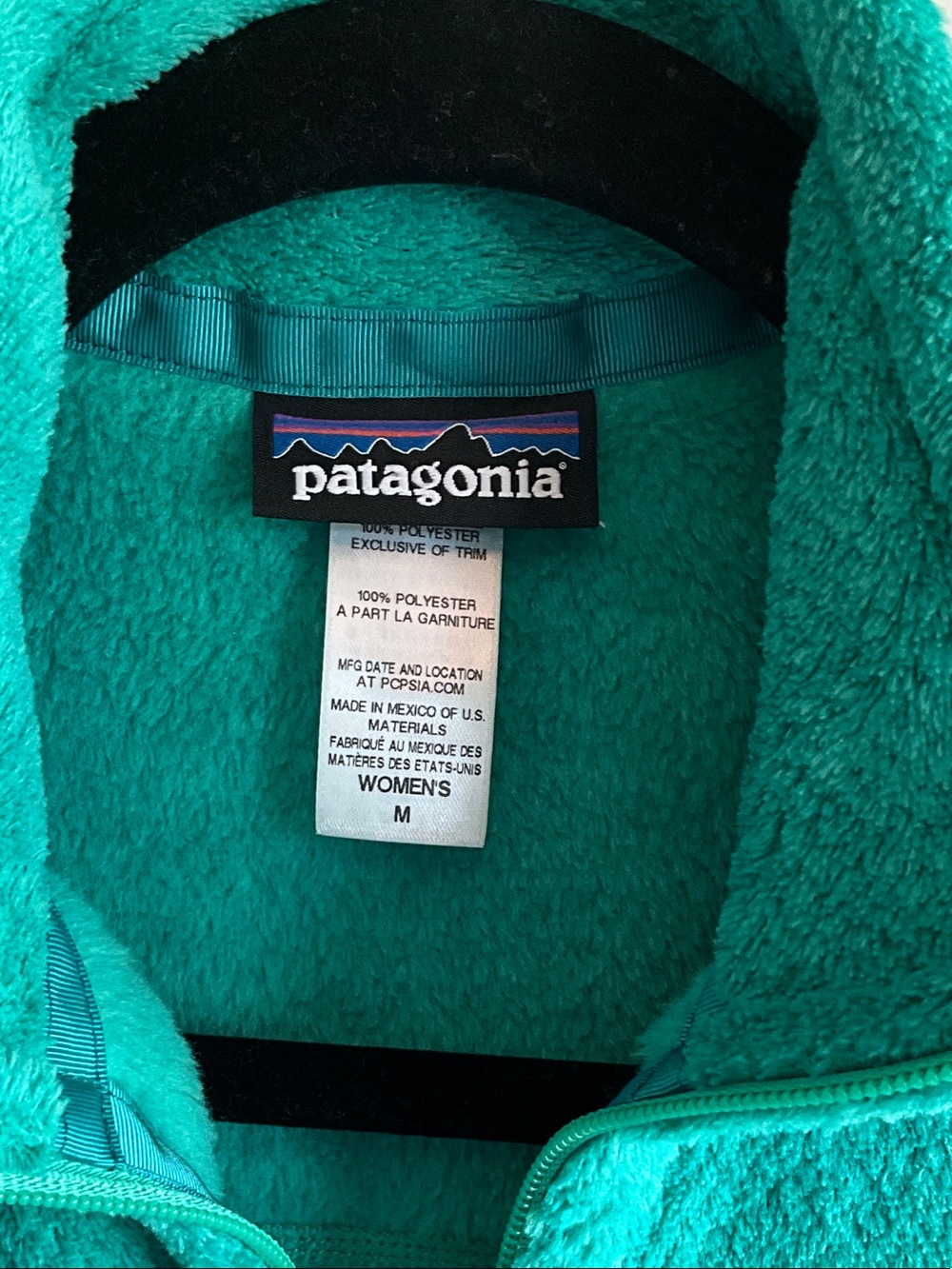 Patagonia Green Fleece Vest with Chest Pocket - Picture 2 of 3